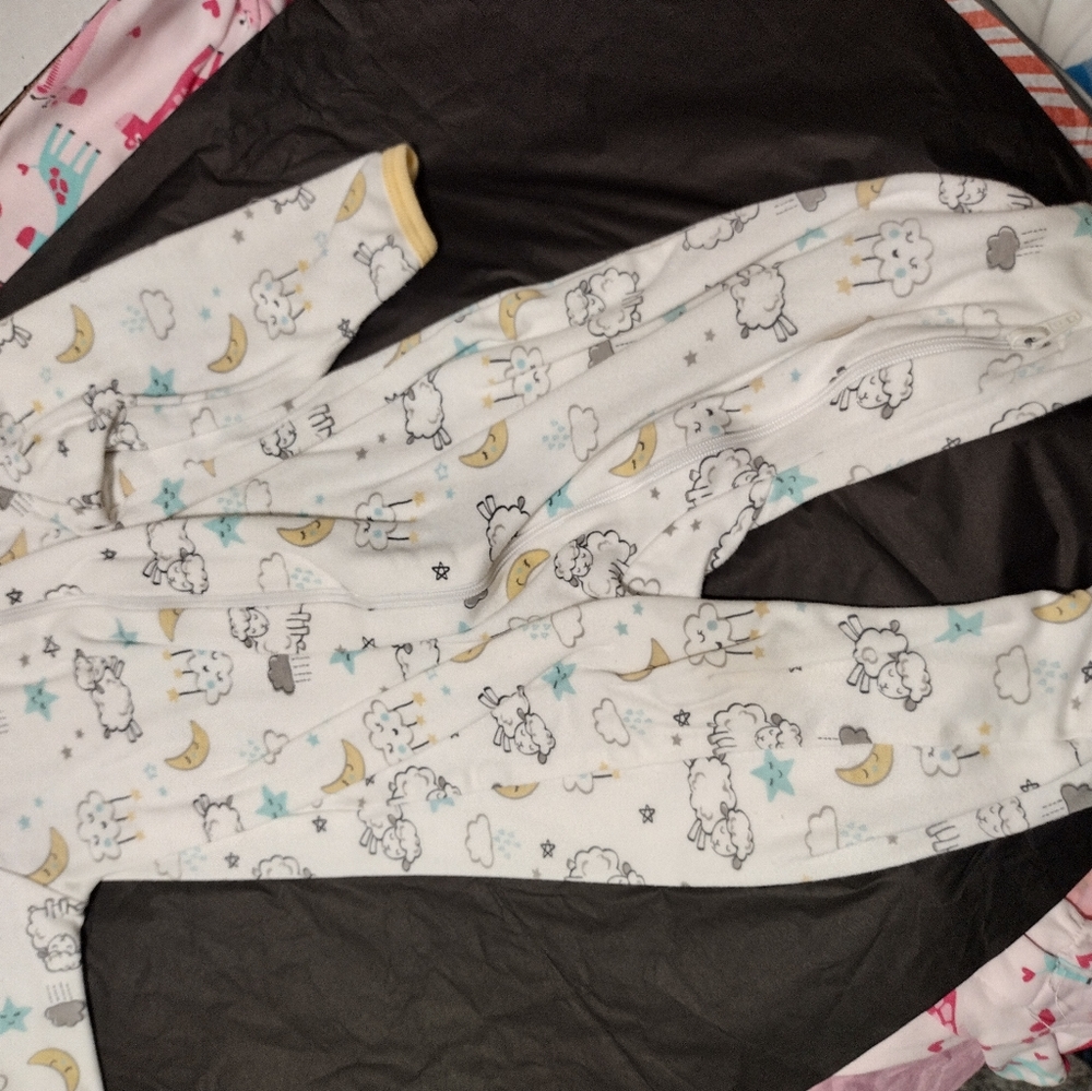 Infant sleeper.          6/$15 - Picture 4 of 4
